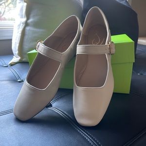 NWT Sam Edelman Michaela Flats